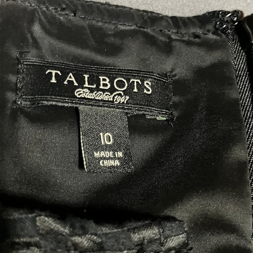 Talbots Goth Black Textured Jacquard Sleeveless Sheath Dress Split Neck Size 10 - Picture 4 of 7